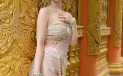 学长的双指探洞疼哭了